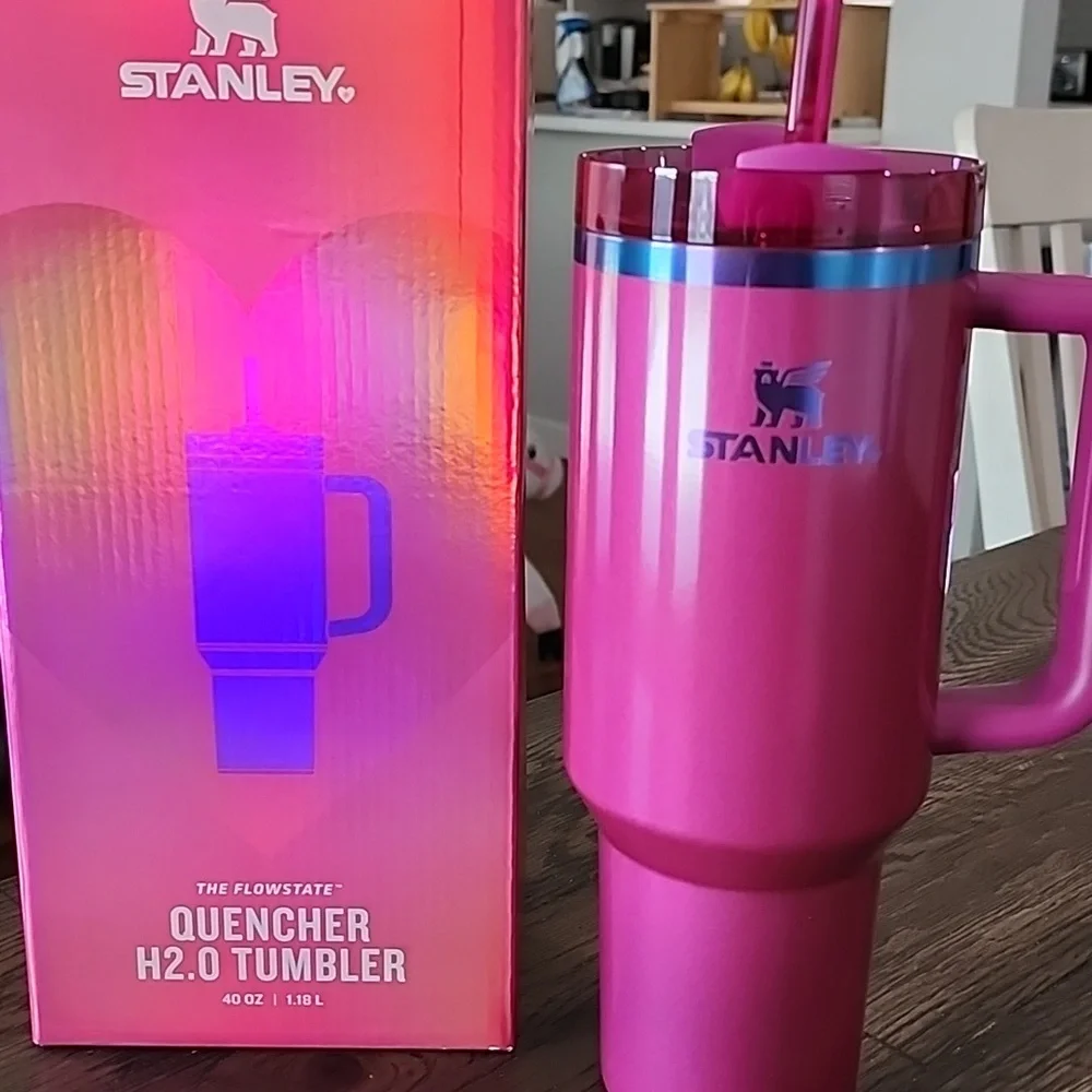 Stanley Valentine's Day 2025 40 oz Tumbler In Berry Truffle Brand New In Box